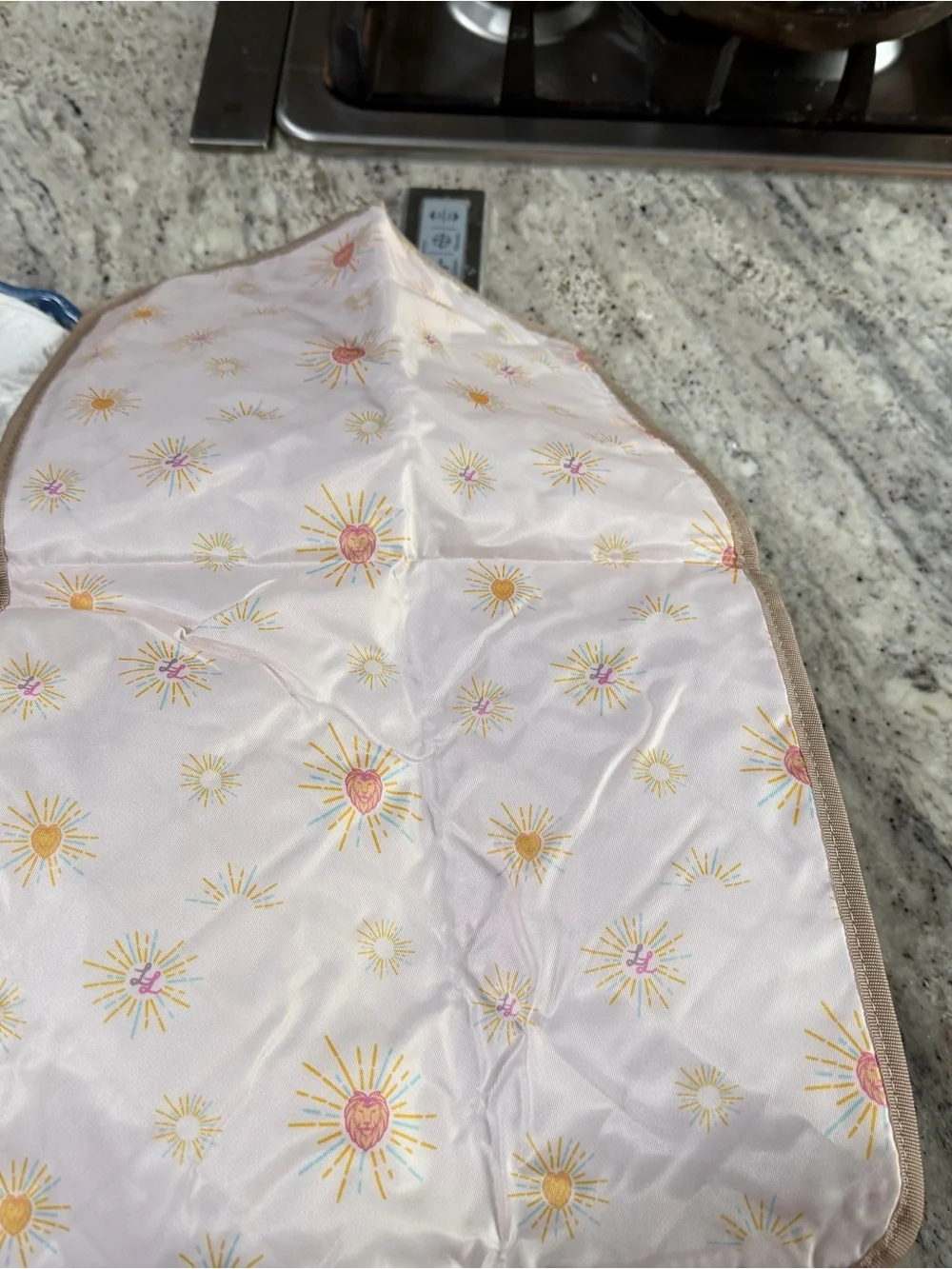 lion & light chic quilted