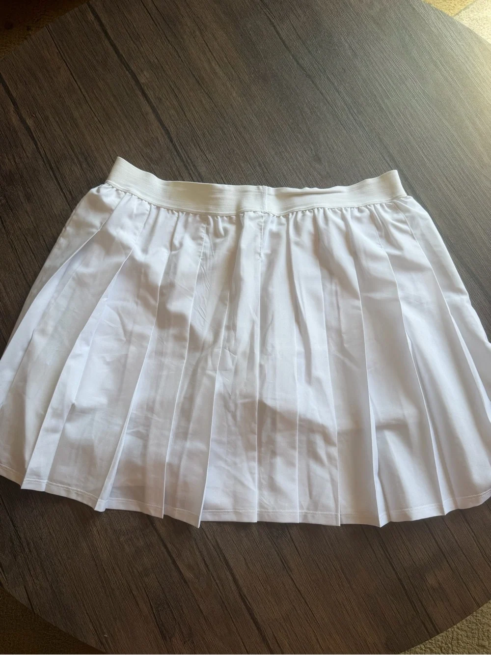 ALO Yoga crisp pleated
