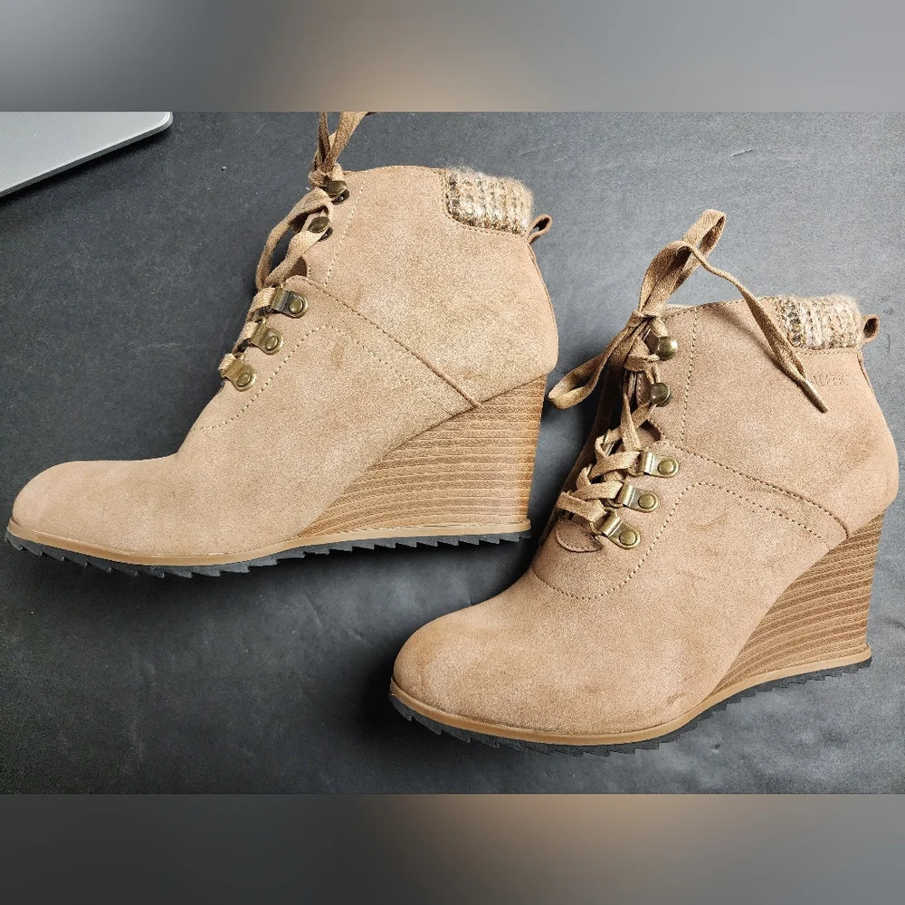 Nautica Ankle Boots‎ 9.5 Tan Lace-Up Wedge Beige Women's New