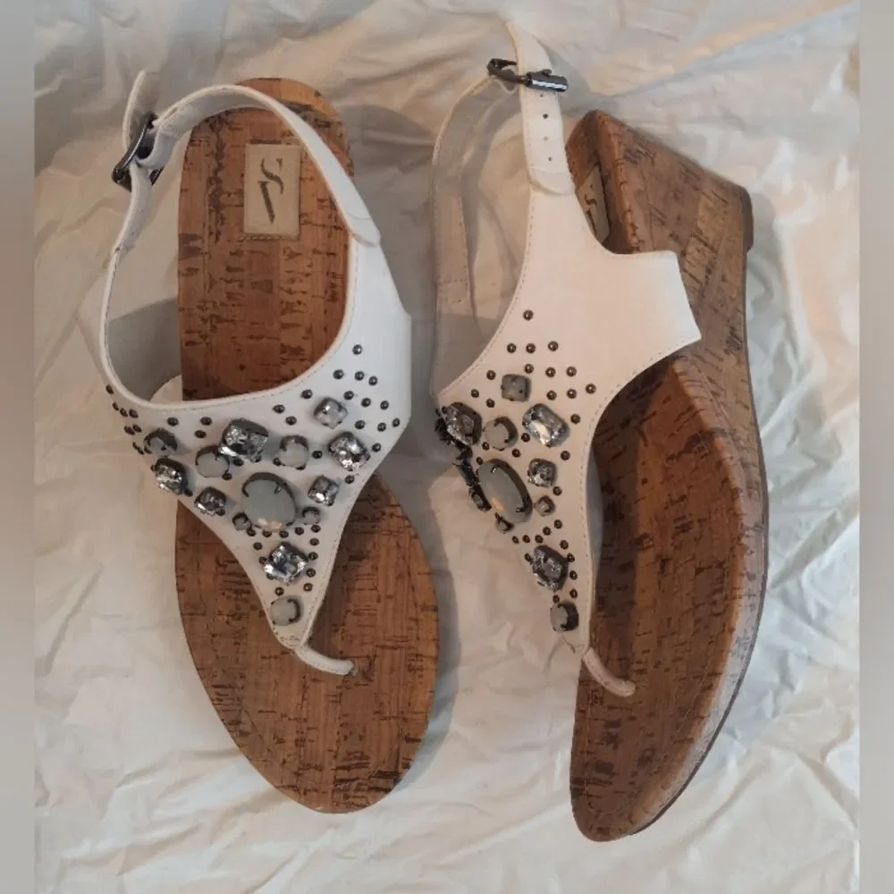 Simply Vera Wang Betty Sandals Size 9