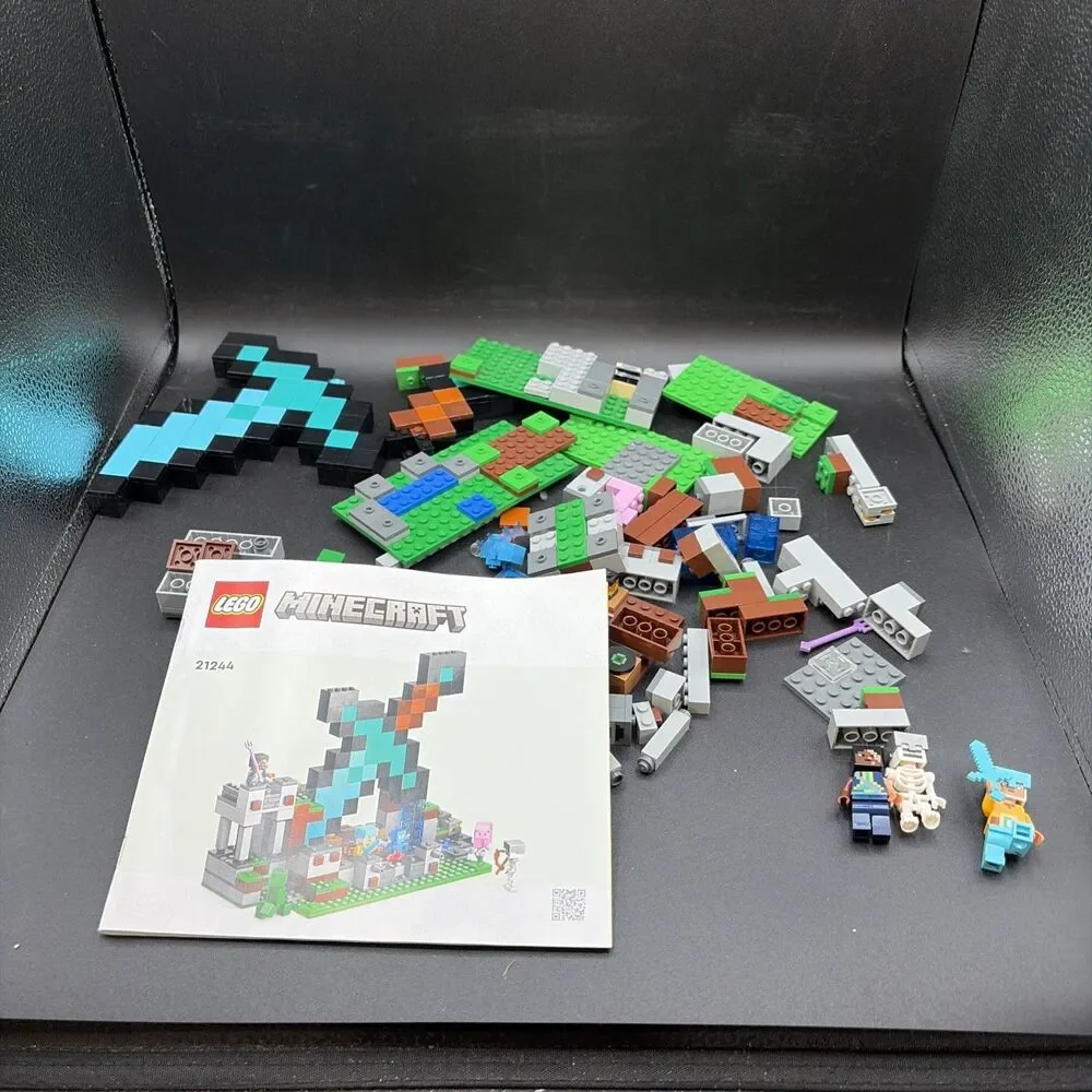 LEGO Minecraft The Sword Outpost 21244 Building Toy 99% Complete