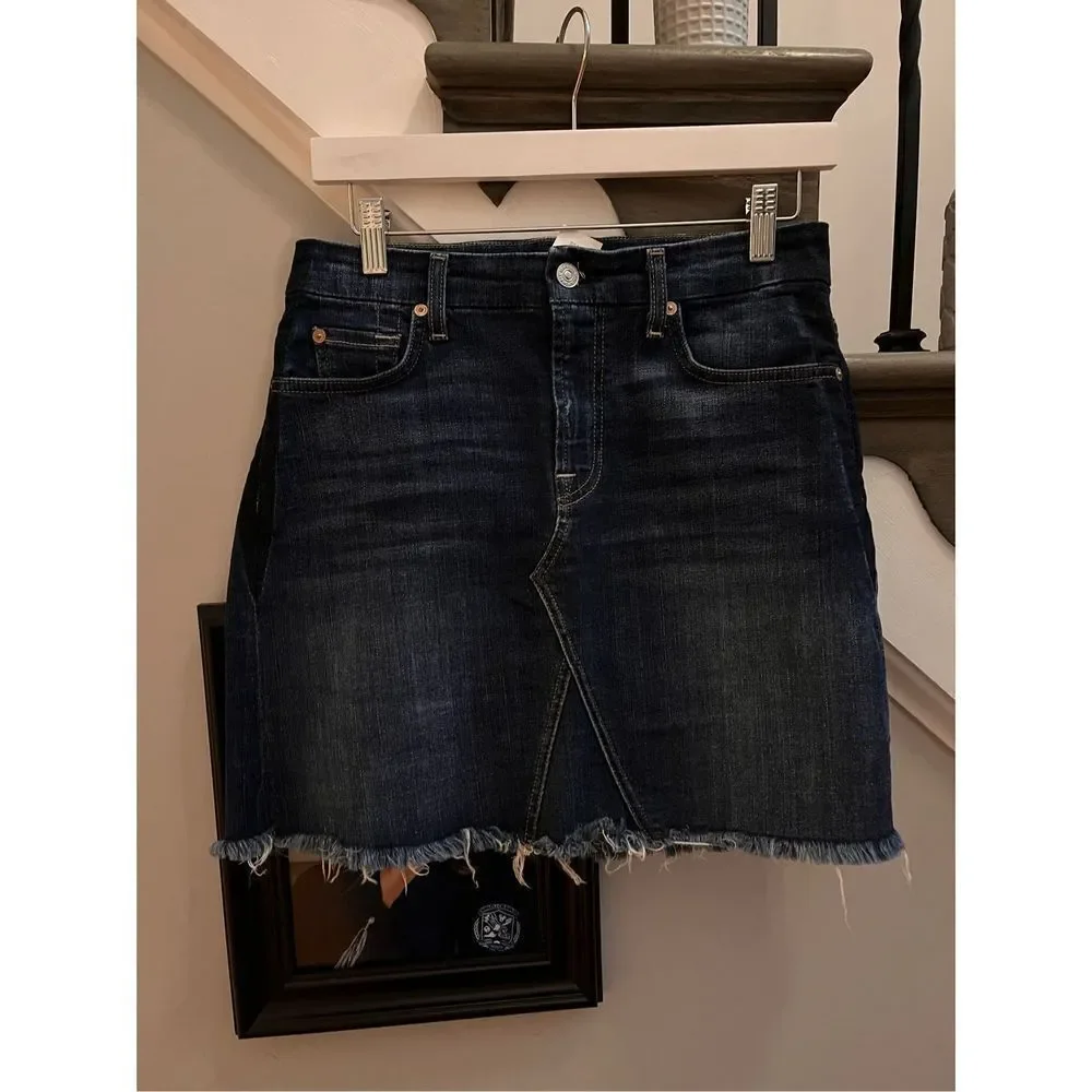 7 For All Mankind Denim Cut Off Jeans Frayed Hem Denim Skirt sz 26 EUC
