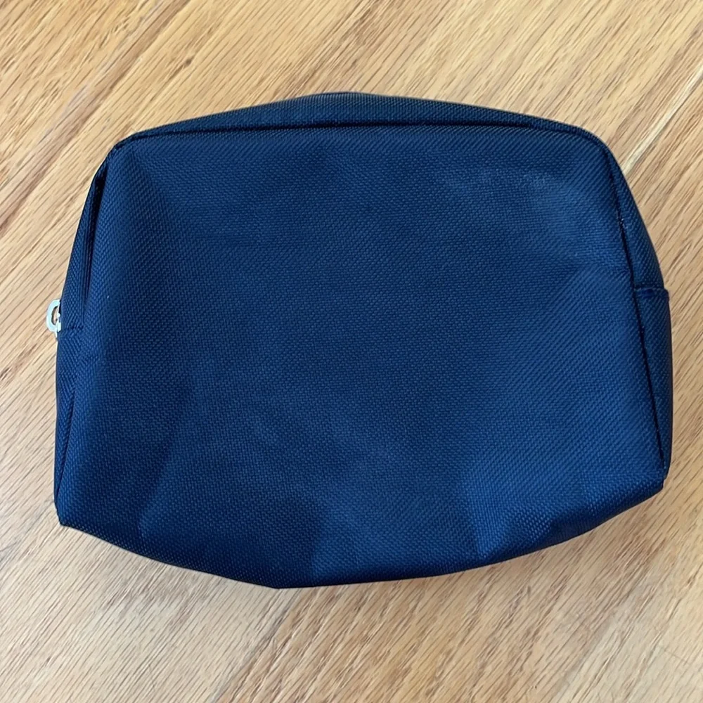 Tumi delta toiletry
