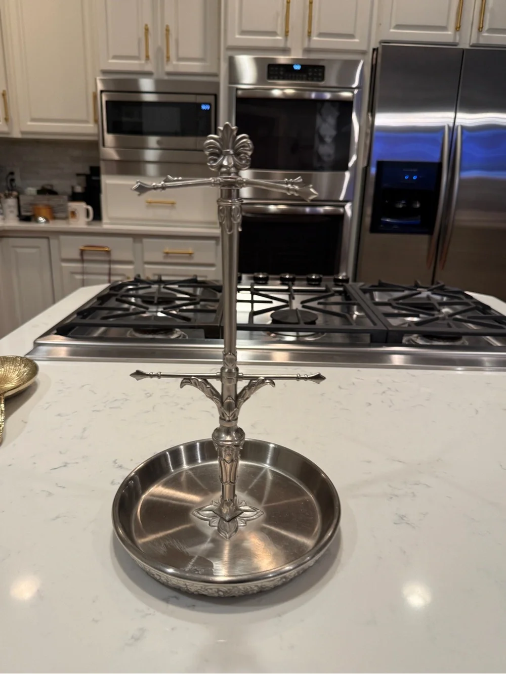 Fleur-De-Lis Jewelry Tree with Pewter Finish.