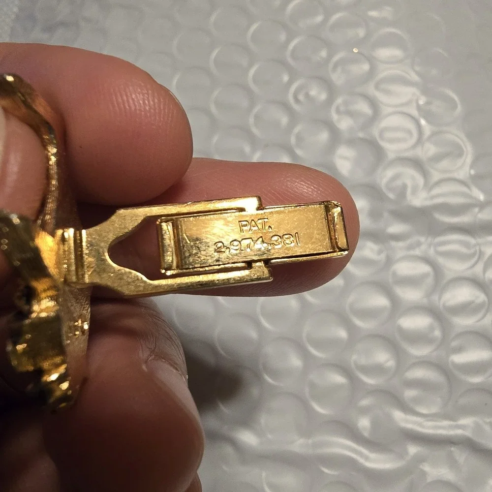 VTG 1969‎ Charlie The Starkist Tuna SINGLE CUFFLINK ONLY Signed SKF Gold Tone