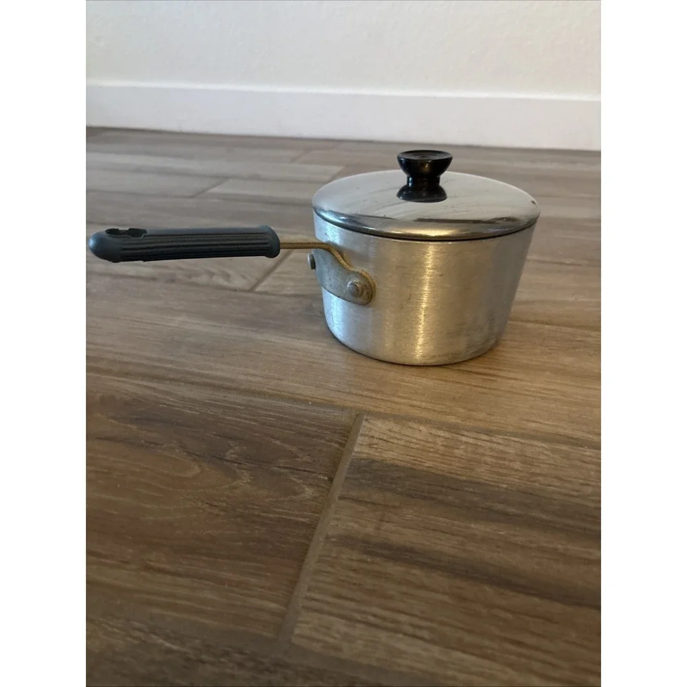 Vintage wear-ever sauce pan aluminum plus inner clad