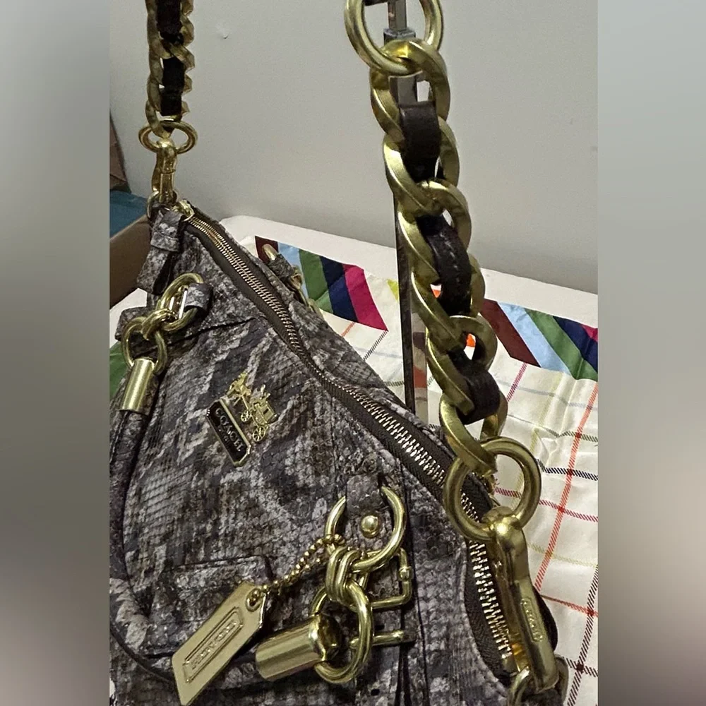 Coach choose preloved♻️