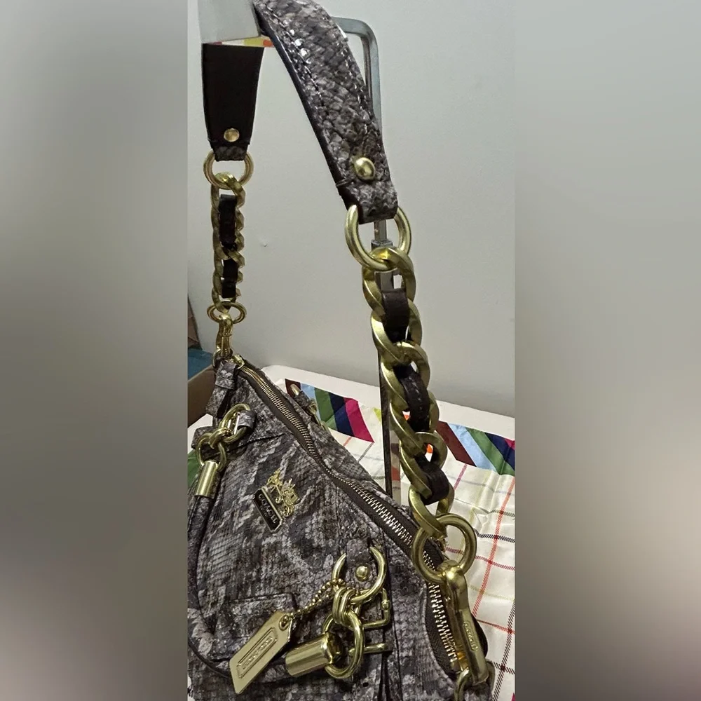 Coach choose preloved♻️