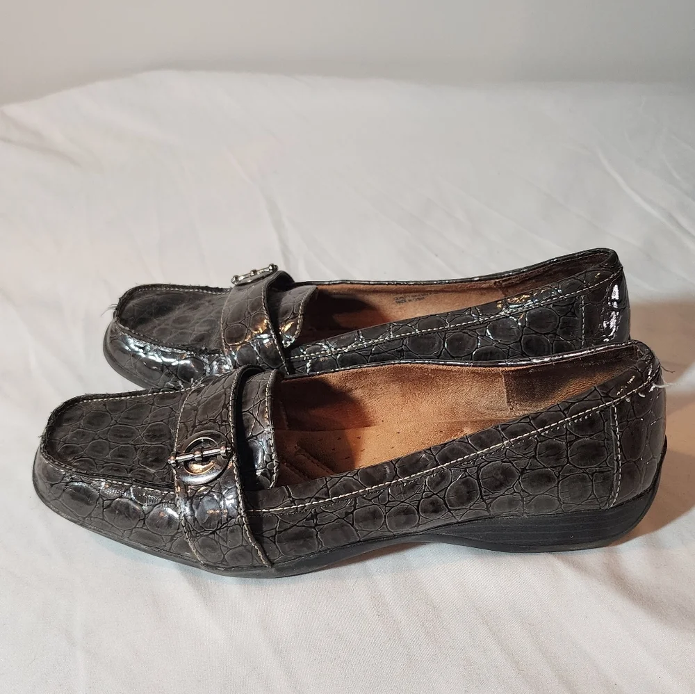 Naturalizer slip wear loafer