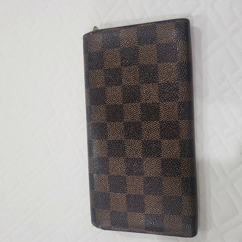 Louis Vuitton iconic louis