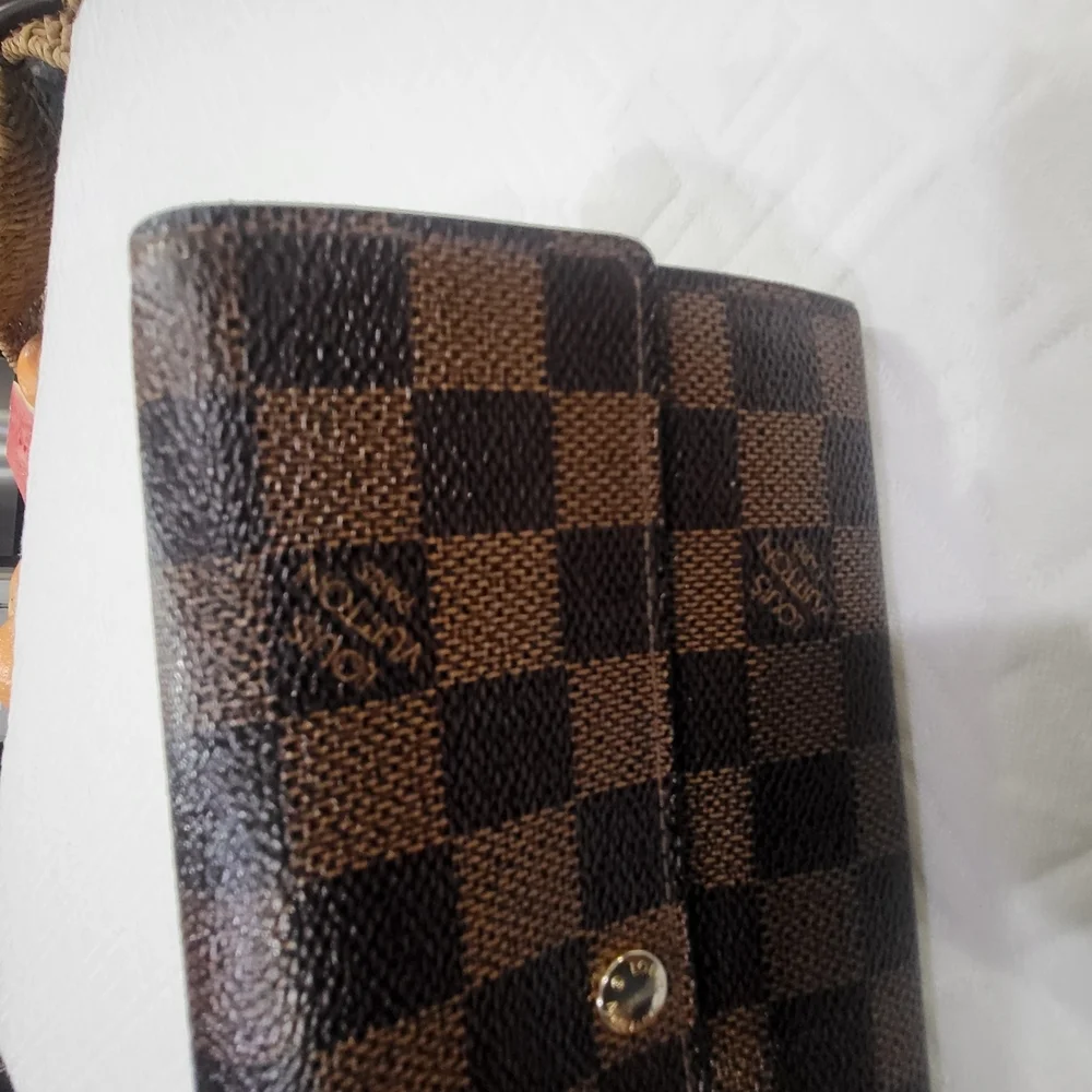 Louis Vuitton iconic louis