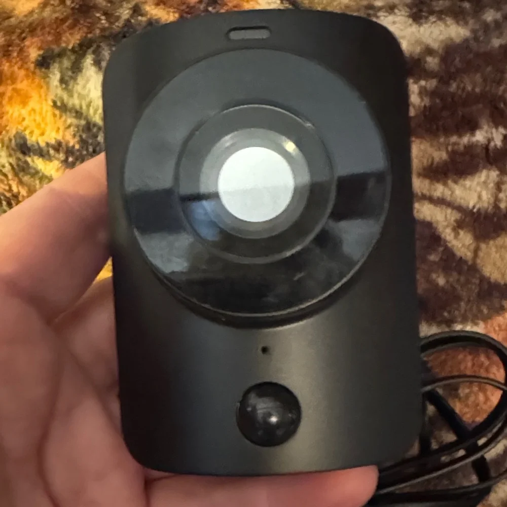 SimpliSafe sleek black