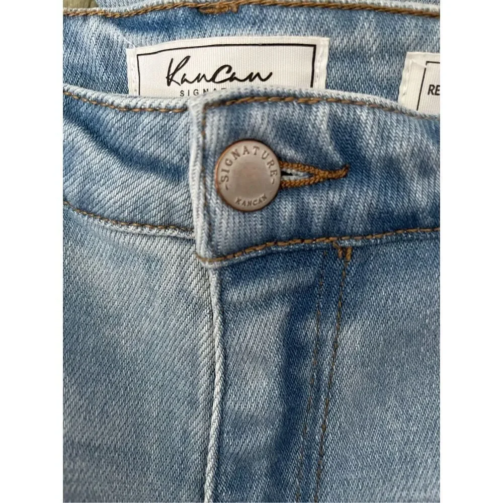 KanCan Junior’s size 15/31 Signature Estilo Relaxed Fit Distressed Jeans Light B