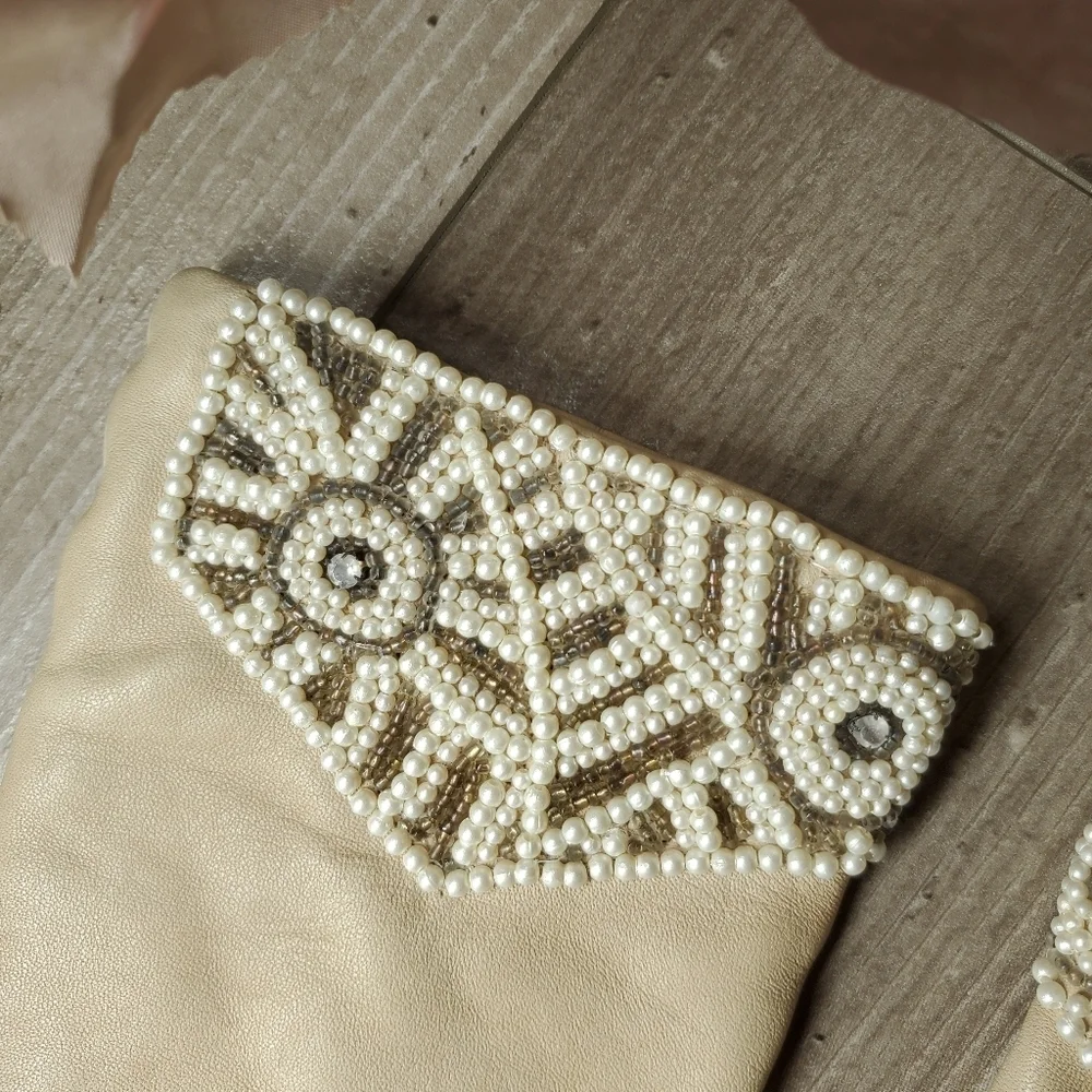 Vintage Beaded Leather Gloves Women's Size Medium Beige Cream