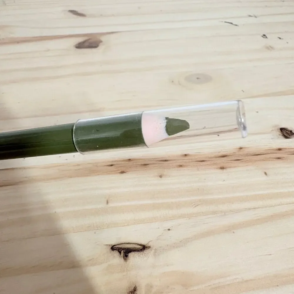 Glossier play color