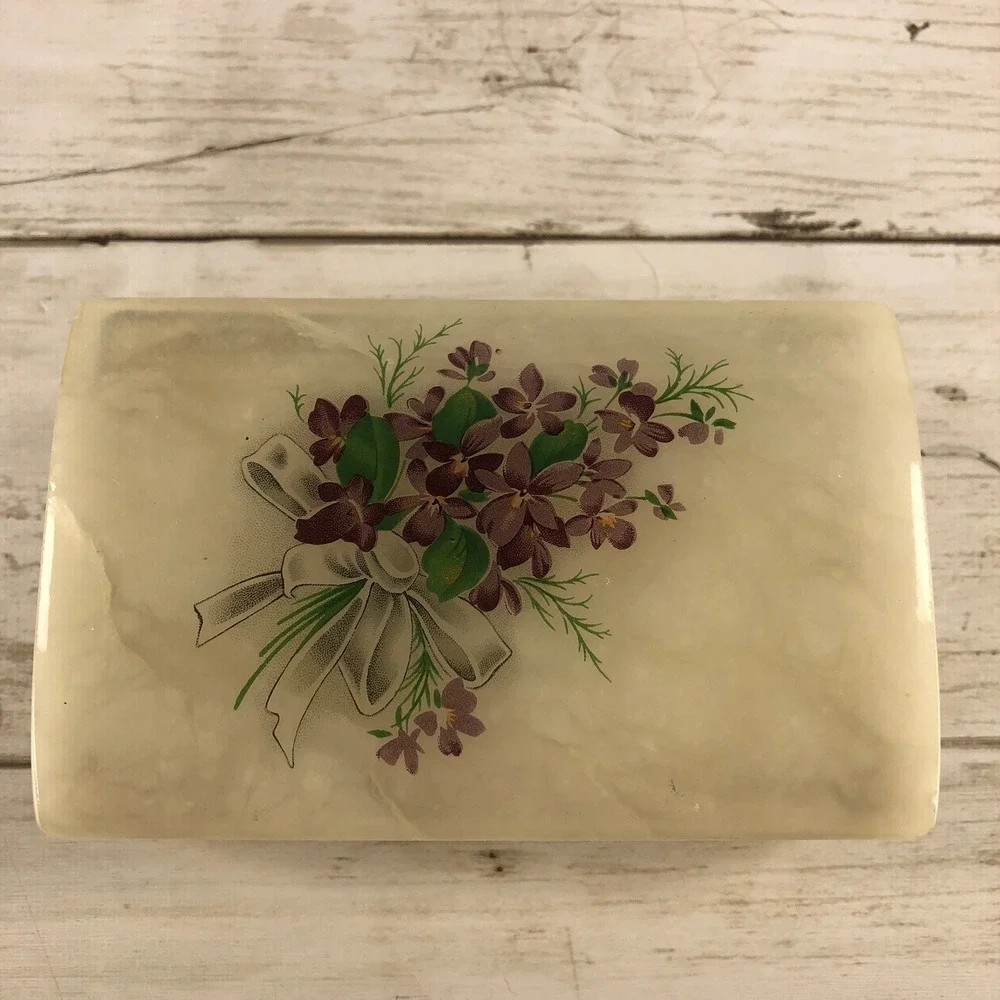 Unbranded vintage alabaster