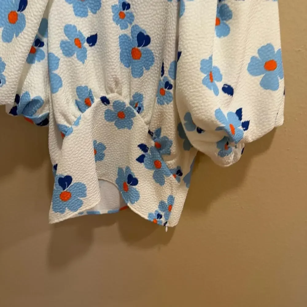 NWT Tuckernuck Never A Wallflower White Blue Floral Puff Sleeve Top Blouse Small
