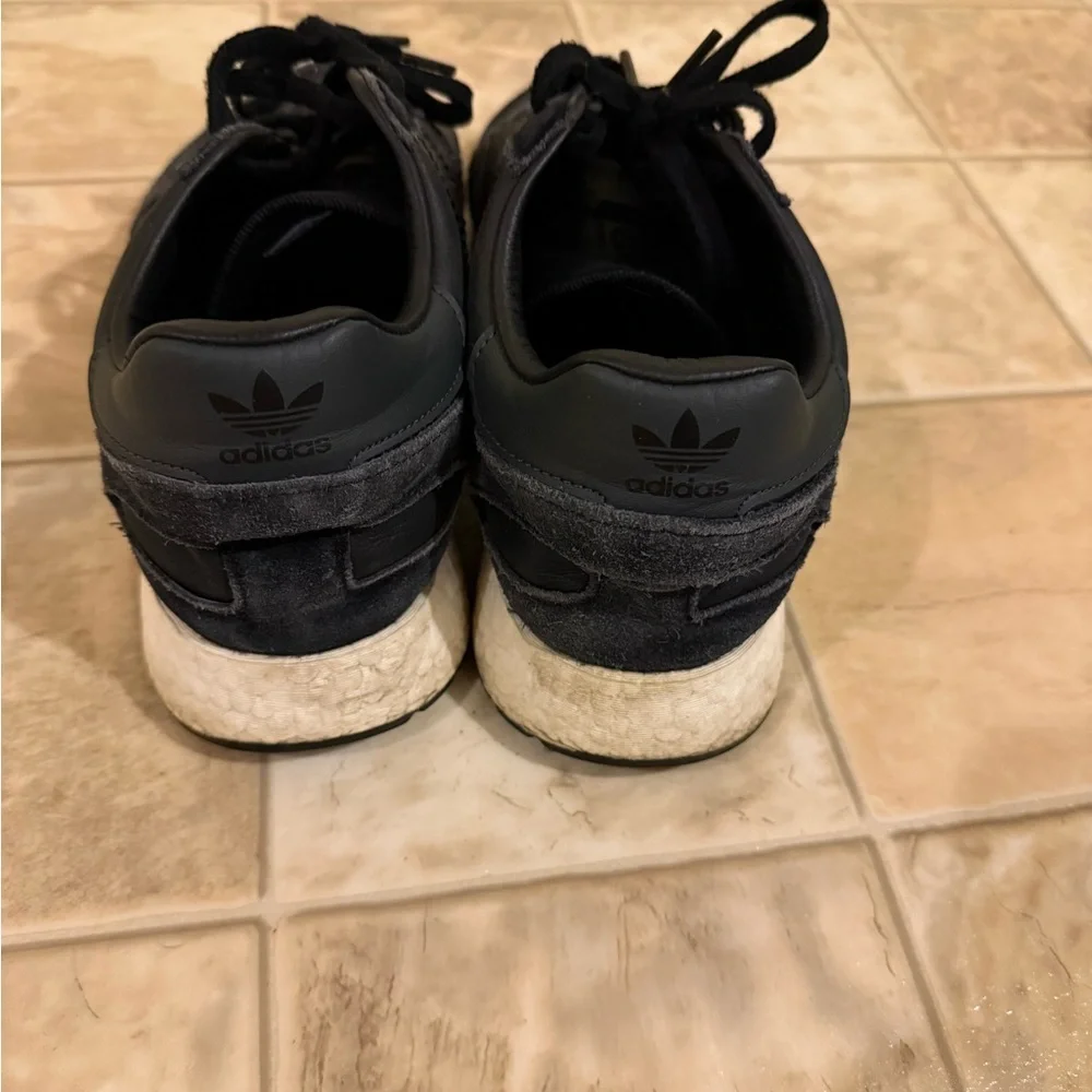 adidas stylish sneakers