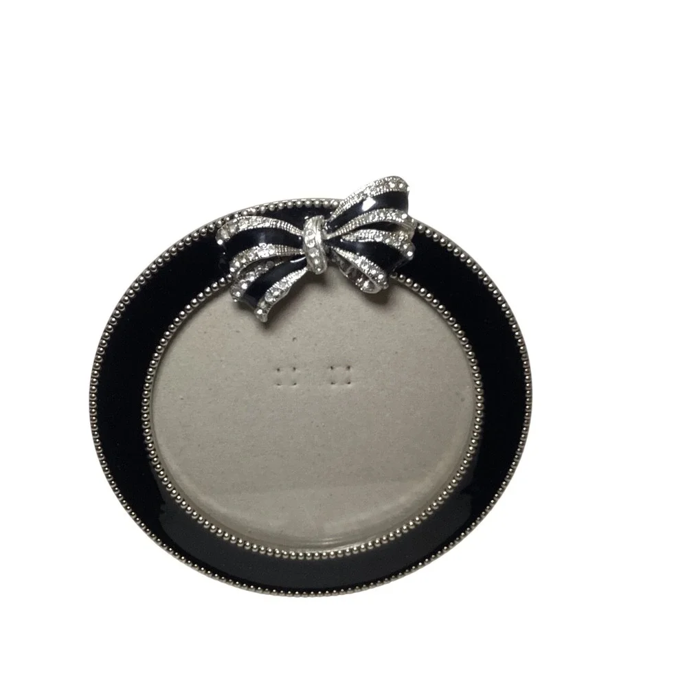 N/A elegant round