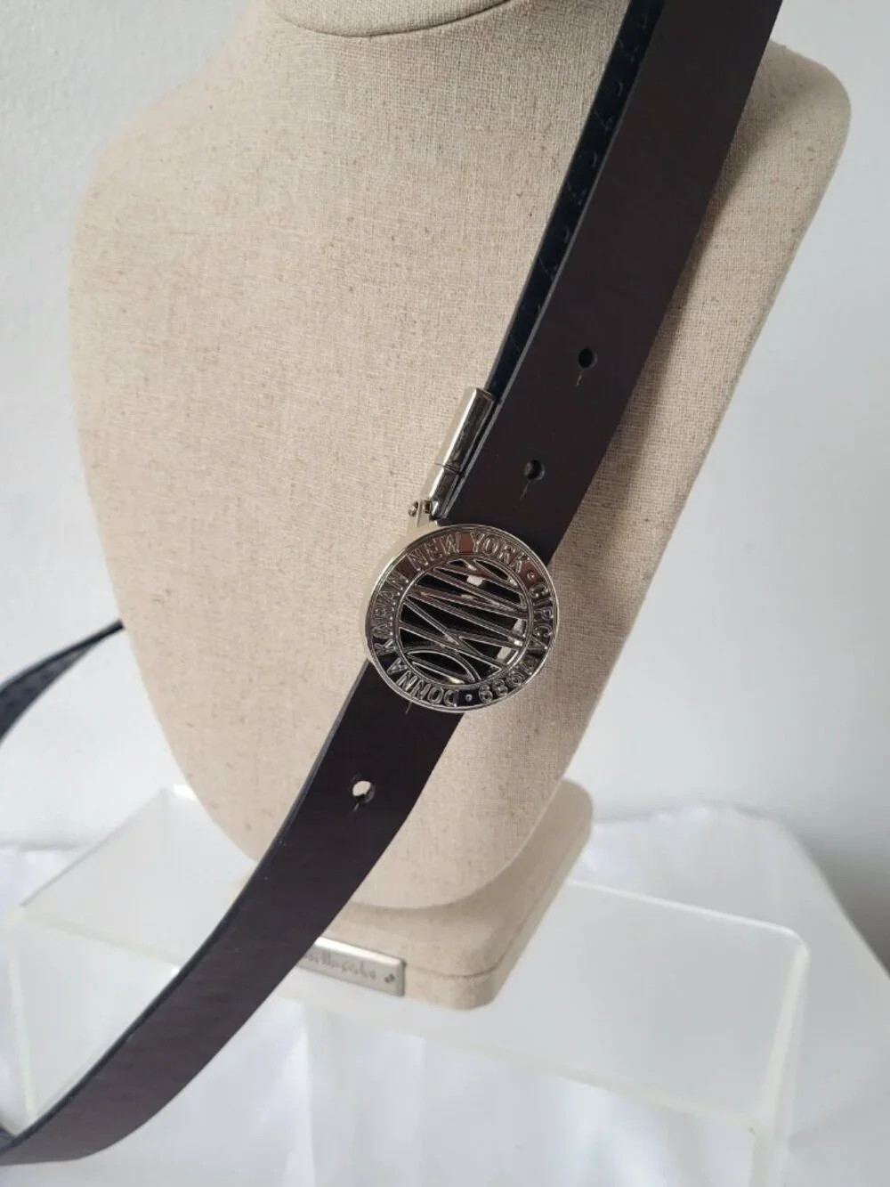Dkny black logo