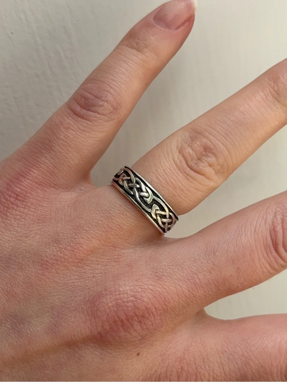925 Sterling Silver ring detailed only