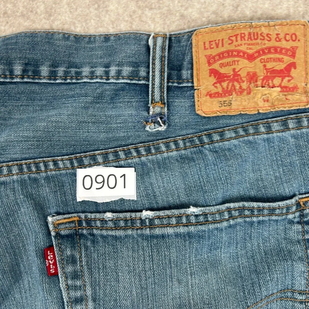 Levis 559 Relaxed Straight Jeans Mens 44x30 Blue Denim 01559-0733
