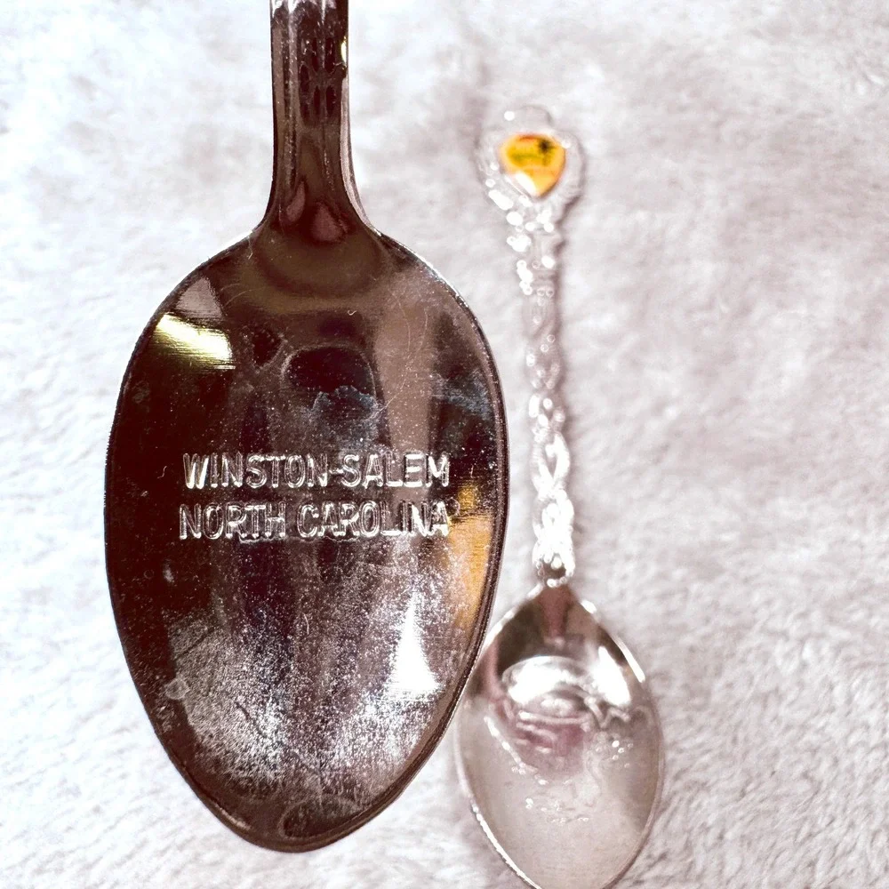 N/A vintage souvenir