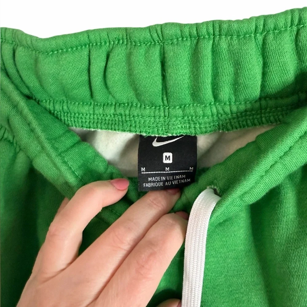 Nike Oregon Ducks Sweatpants TEAM ISSUED Jogger College Football Unisex Med NWT