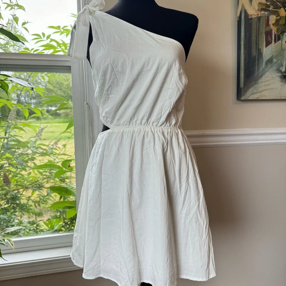 Altar'd State White One-Shoulder Mini Sundress Women’s Size Small‎