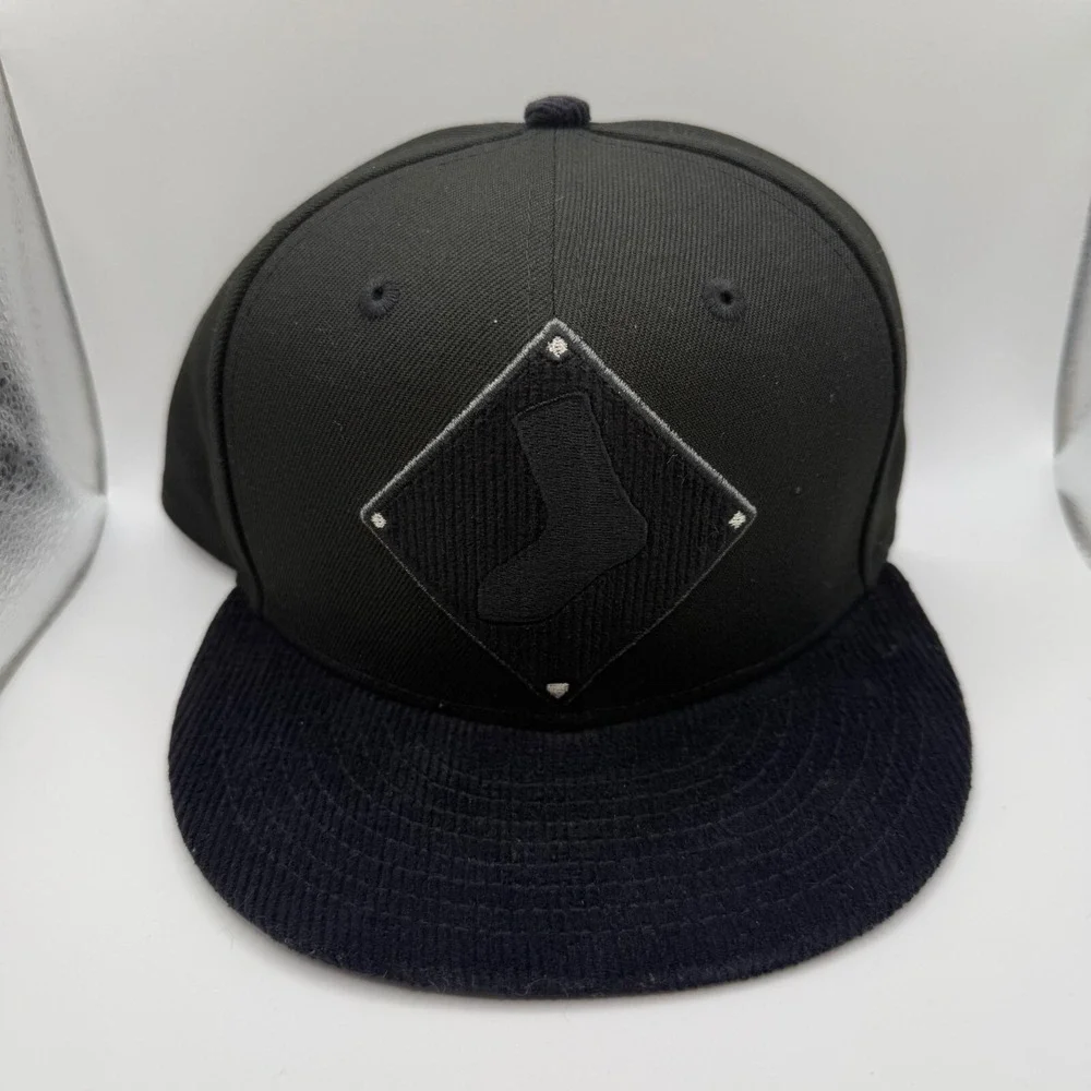 New Era 59Fifty Chicago White Sox Black‎ Corduroy Color Pack Hat 7 1/4 New