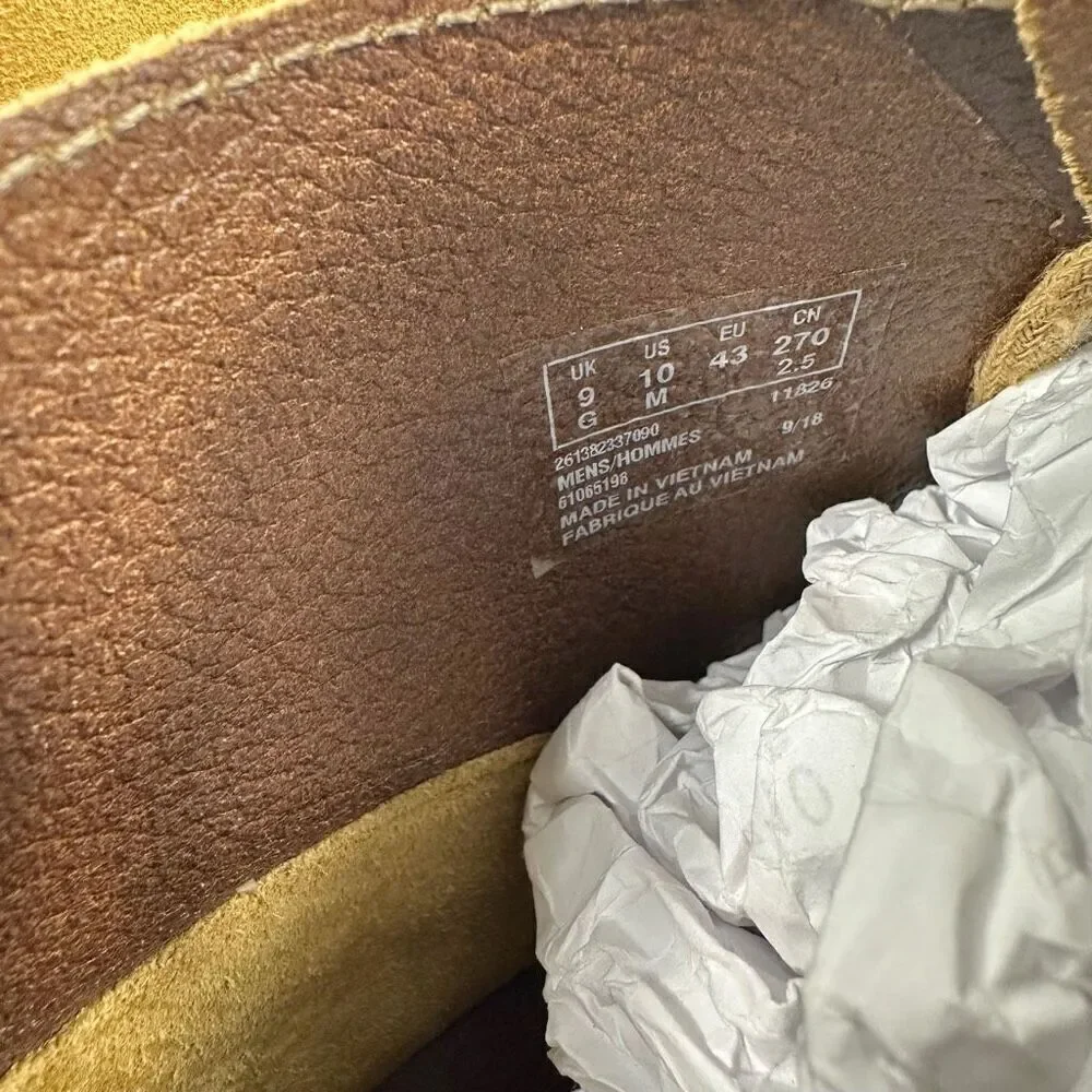 Clark’s Wheat Suede Leather Chukka Boots Men’s Size 10M