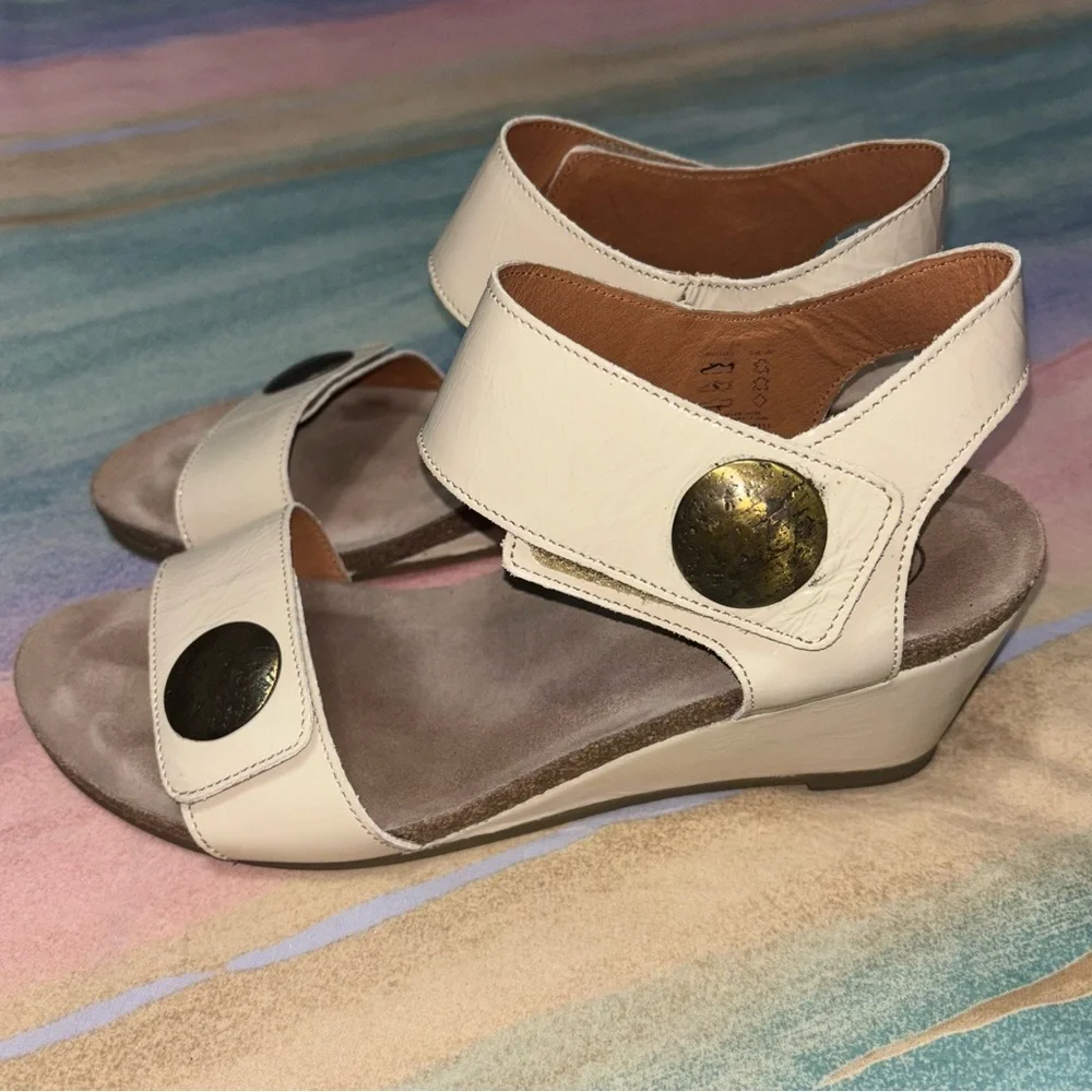 Taos Footwear questions leave