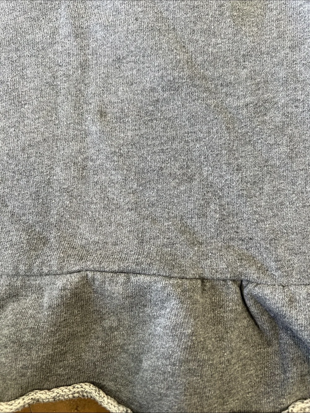 No. 21 gray sweatshirt