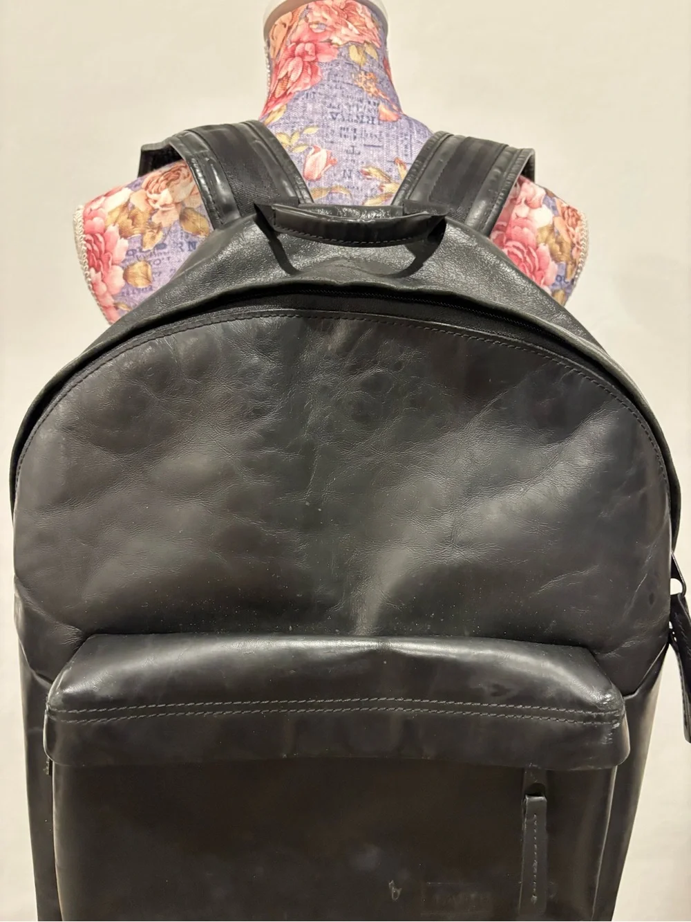 Eastpak sleek black