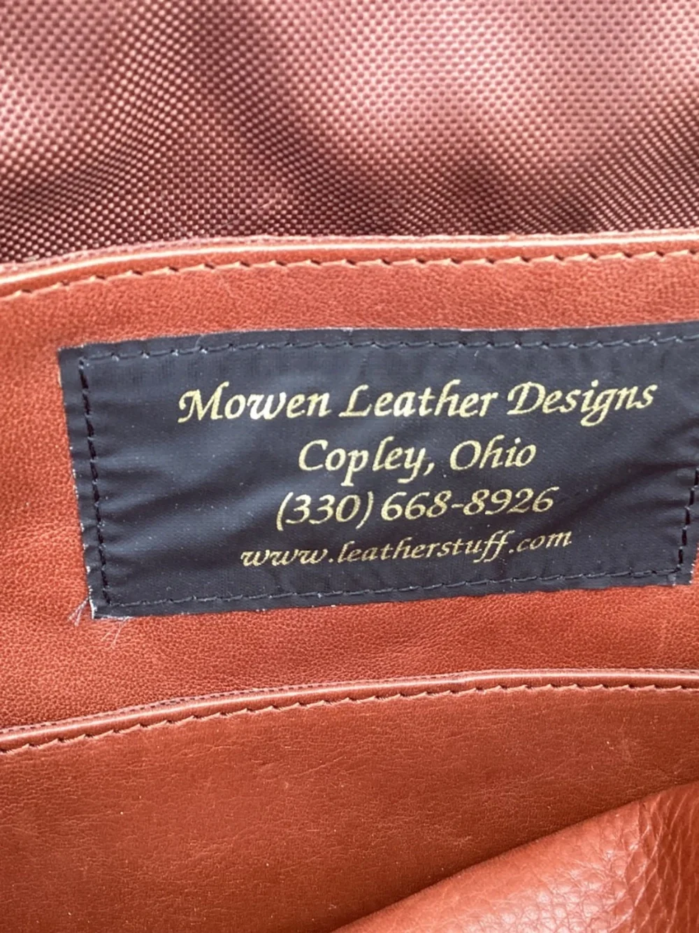 Mowen Leather Designs this such