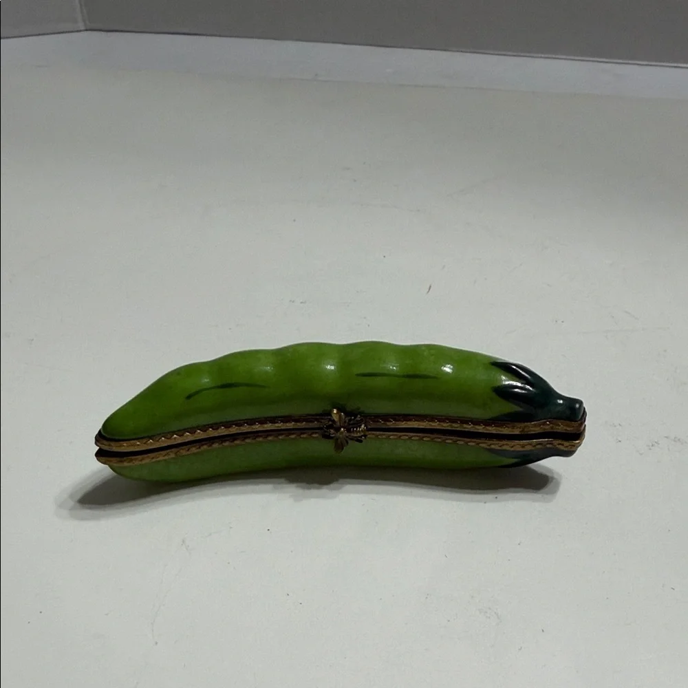 Limoges Green and Black Pea Pod Trinket Box