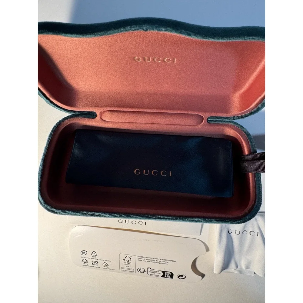 Gucci marks velvet
