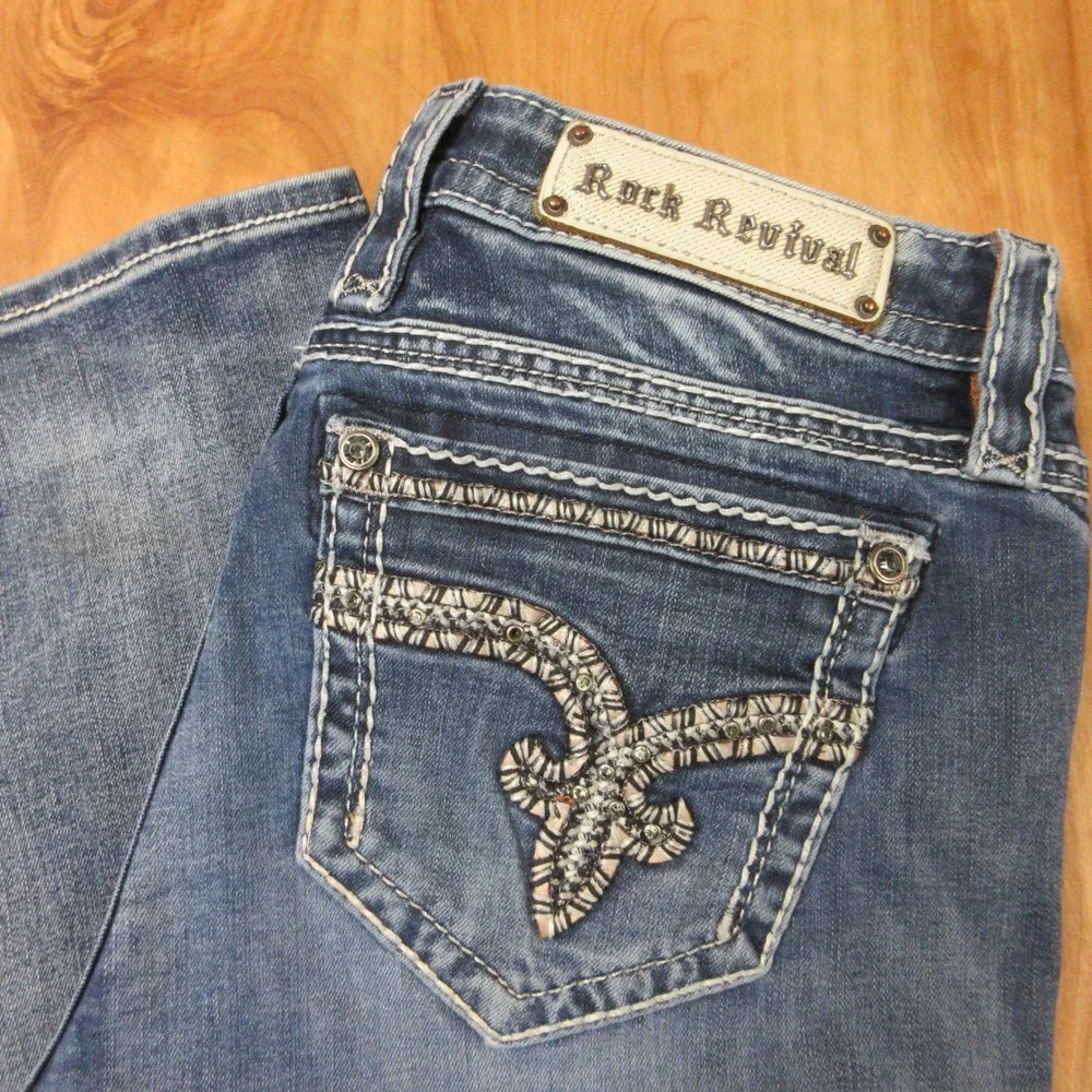 ROCK REVIVAL‎ Nancy Bootcut Jeans Womens 30 Blue Denim Fleur-de-lis Rhinestone