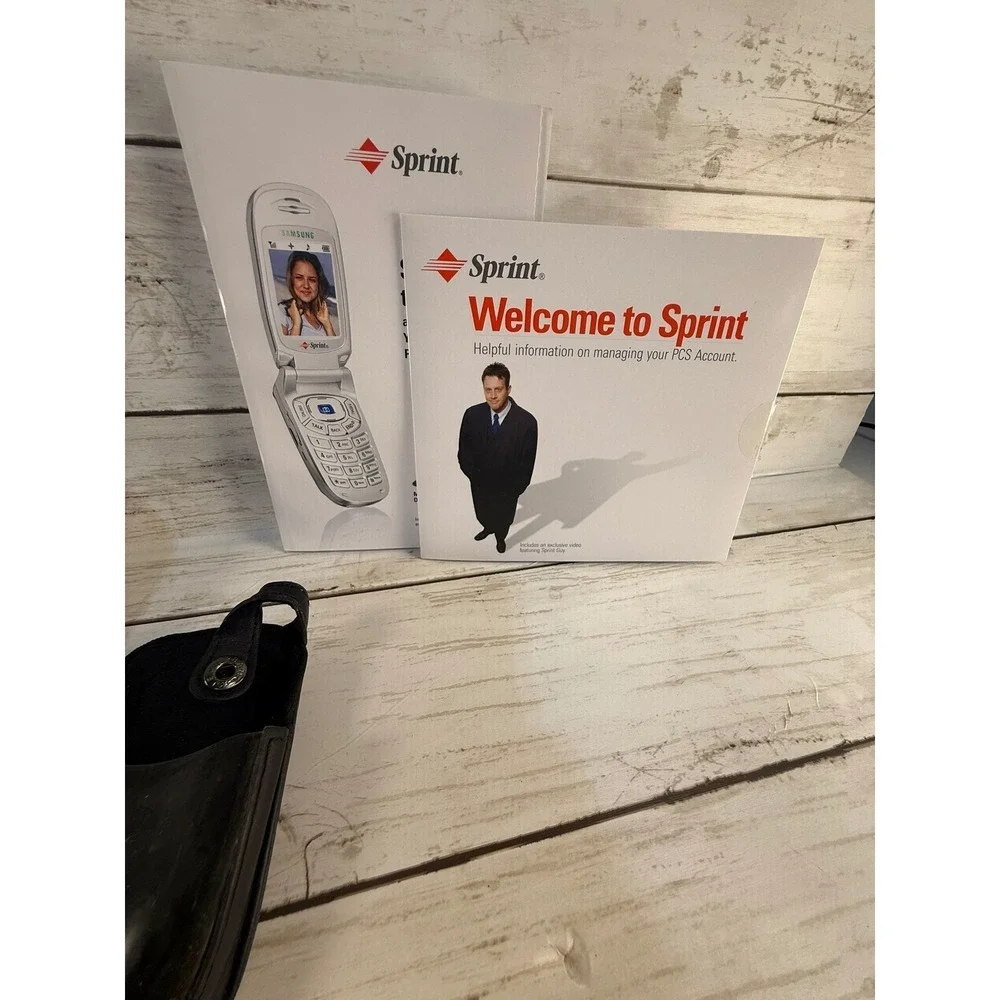 Samsung SPH-A620 Sprint PCS Vision Flip Phone Silver Vintage Boxed Parts Only