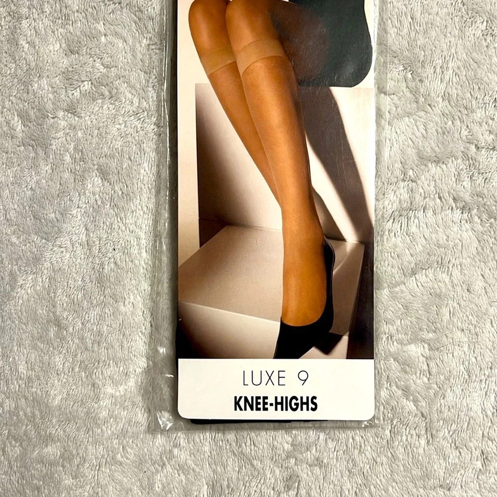 Wolford chic knee