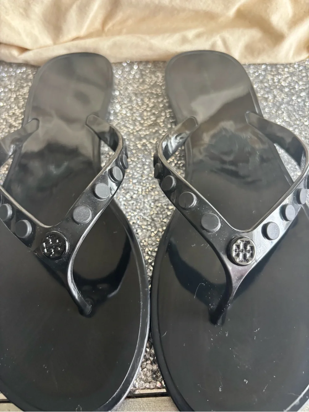 ⭐️Tory Burch Black Patent Flip-Flop Sandals Size 8