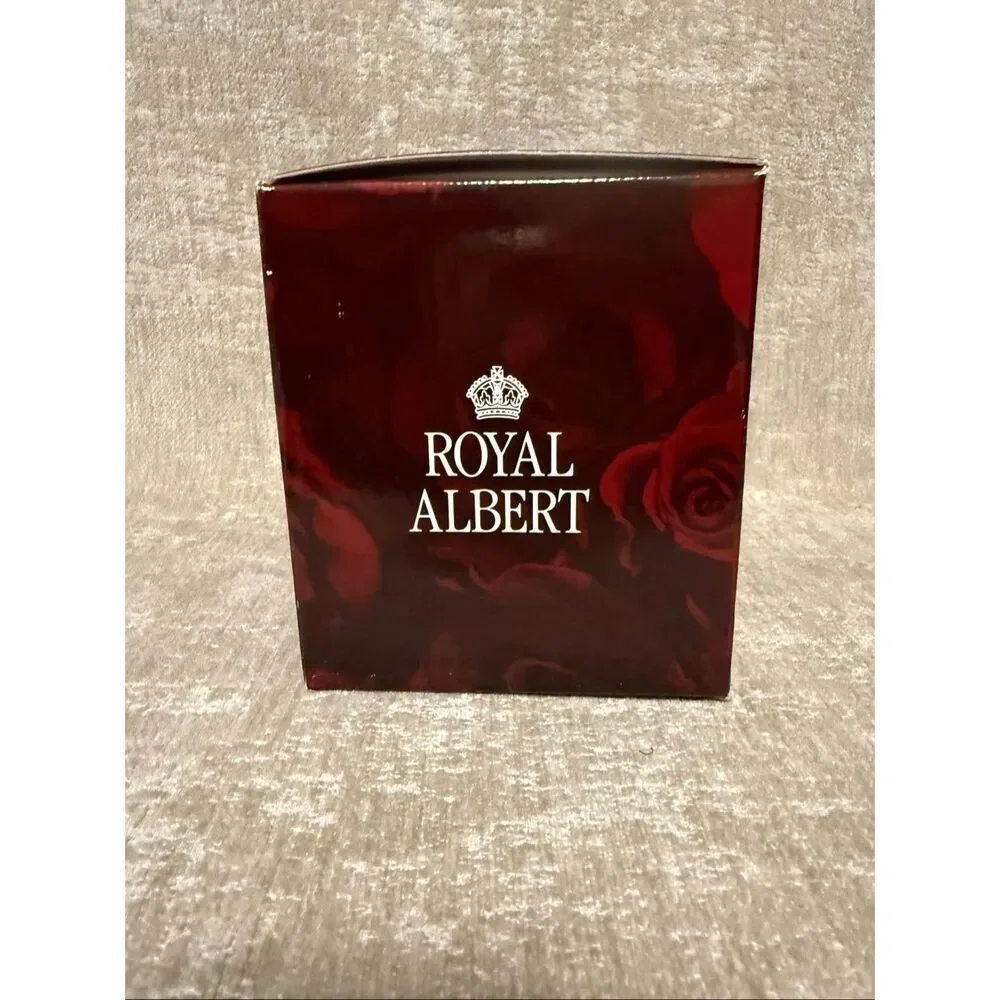 Royal Albert nwt royal