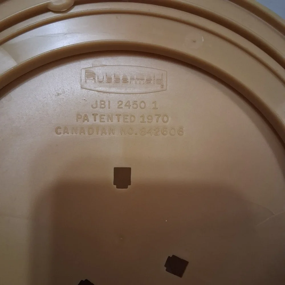 Rubbermaid very good