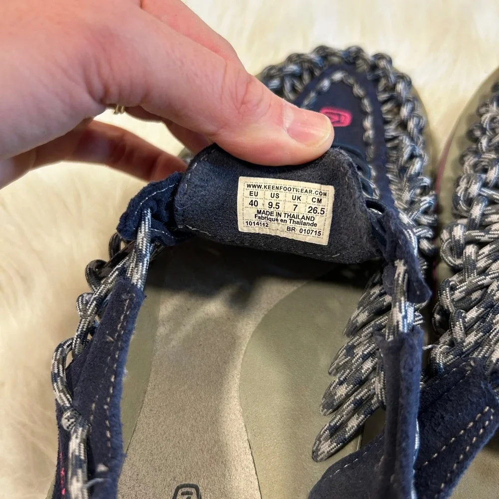 KEEN Newport H2 Water Sandal Navy Pink Athletic Outdoor Women Size‎ 9.5
