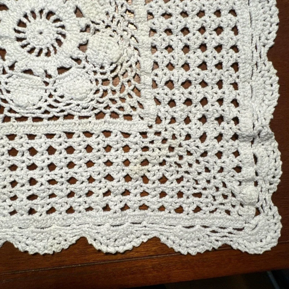 Set of 4 Vintage Hand Crocheted Doilies White Cotton Lace