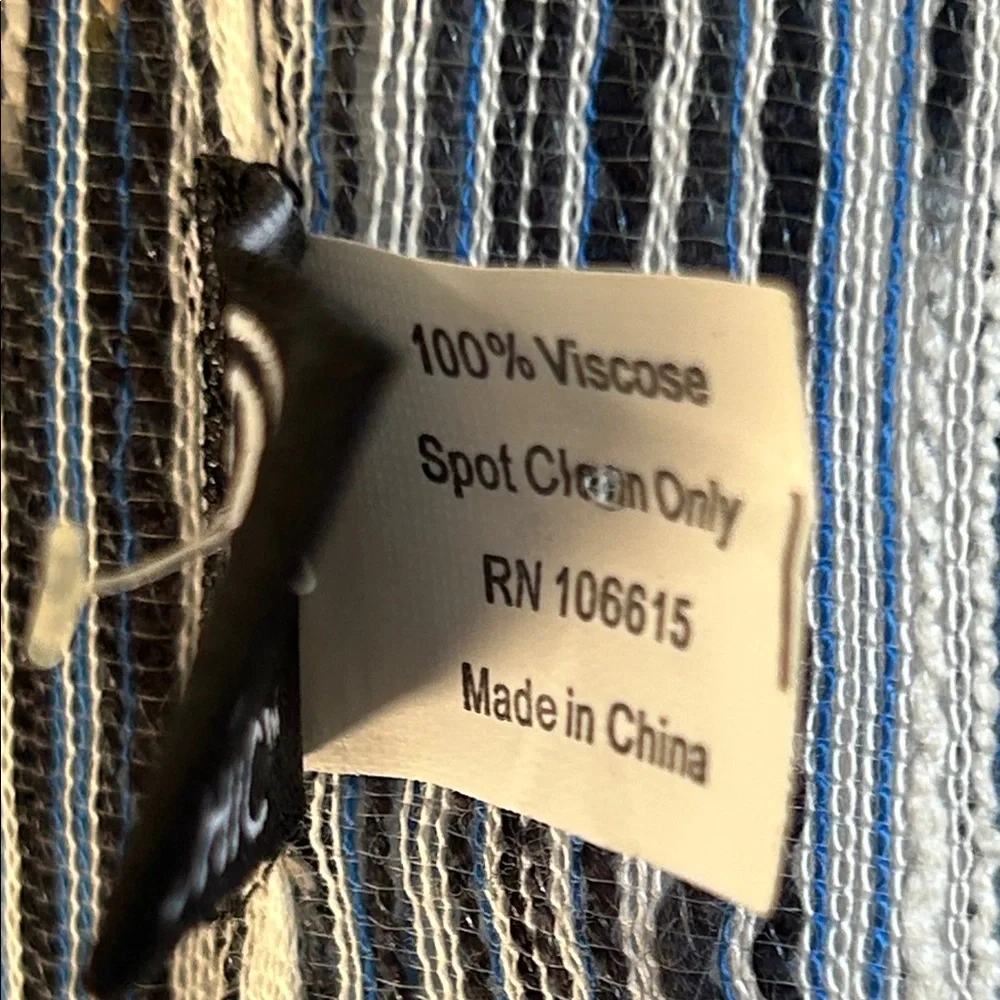 chic textured scarf