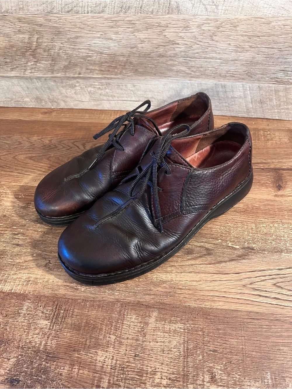 Clarks vintage dark