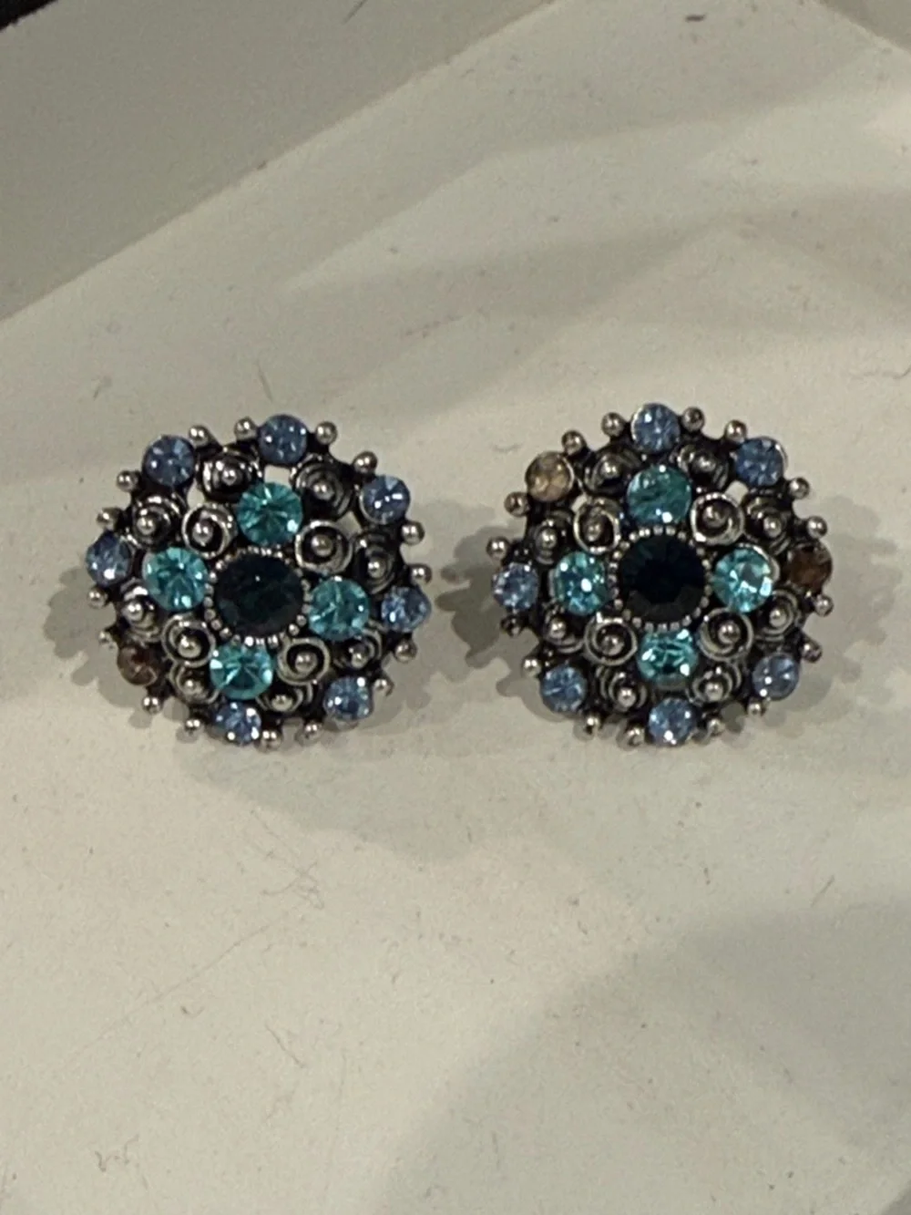 N/A vintage elegant