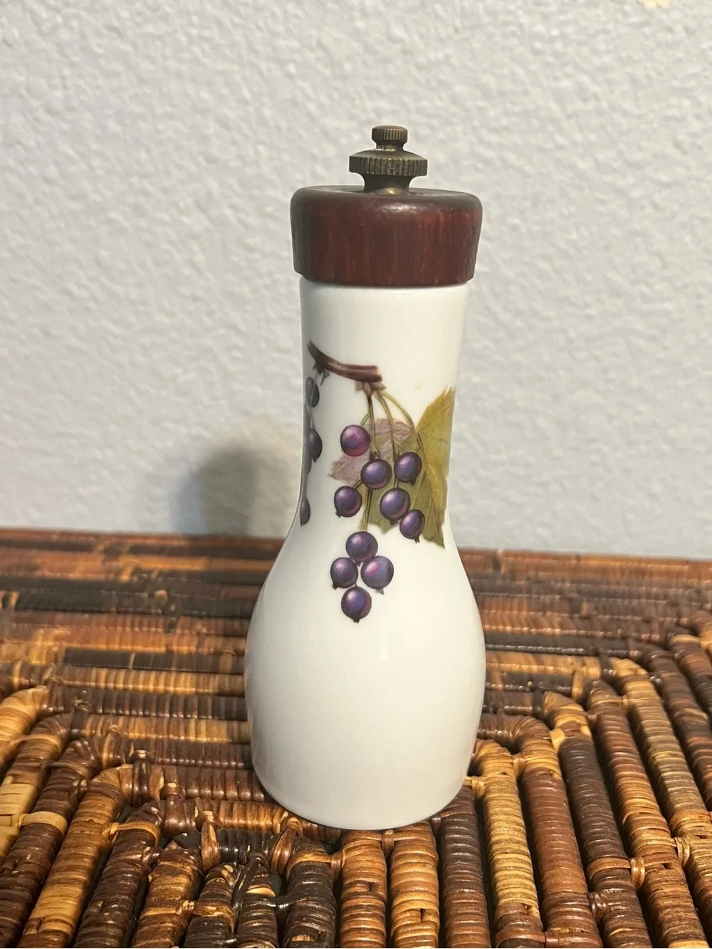 Porcelain Pepper Grinder