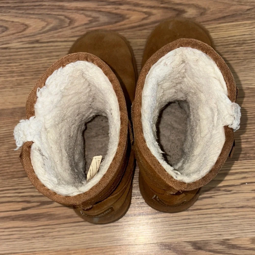Koolaburra these warm